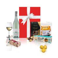White Wine &amp; Gourmet Sweets Hamper