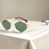 Chic Geometric Sunglasses Women&#39;s Fashion Metal Frame Sun Glasses Men Vintage Non-Mirrored Lenses Optical Gafas UV400